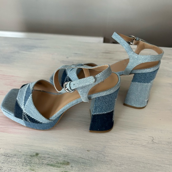 Women’s Heels - Picture 5 of 10